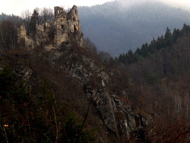 Starý hrad - pohľad od juhozápadu